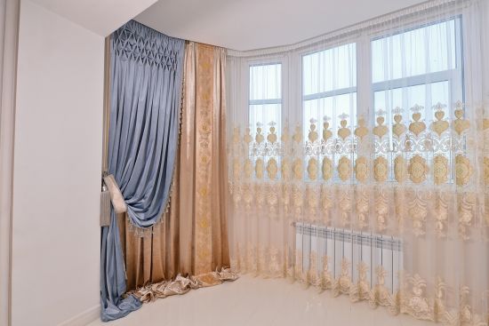 shtory dlya gostinoj na zakaz v sankt